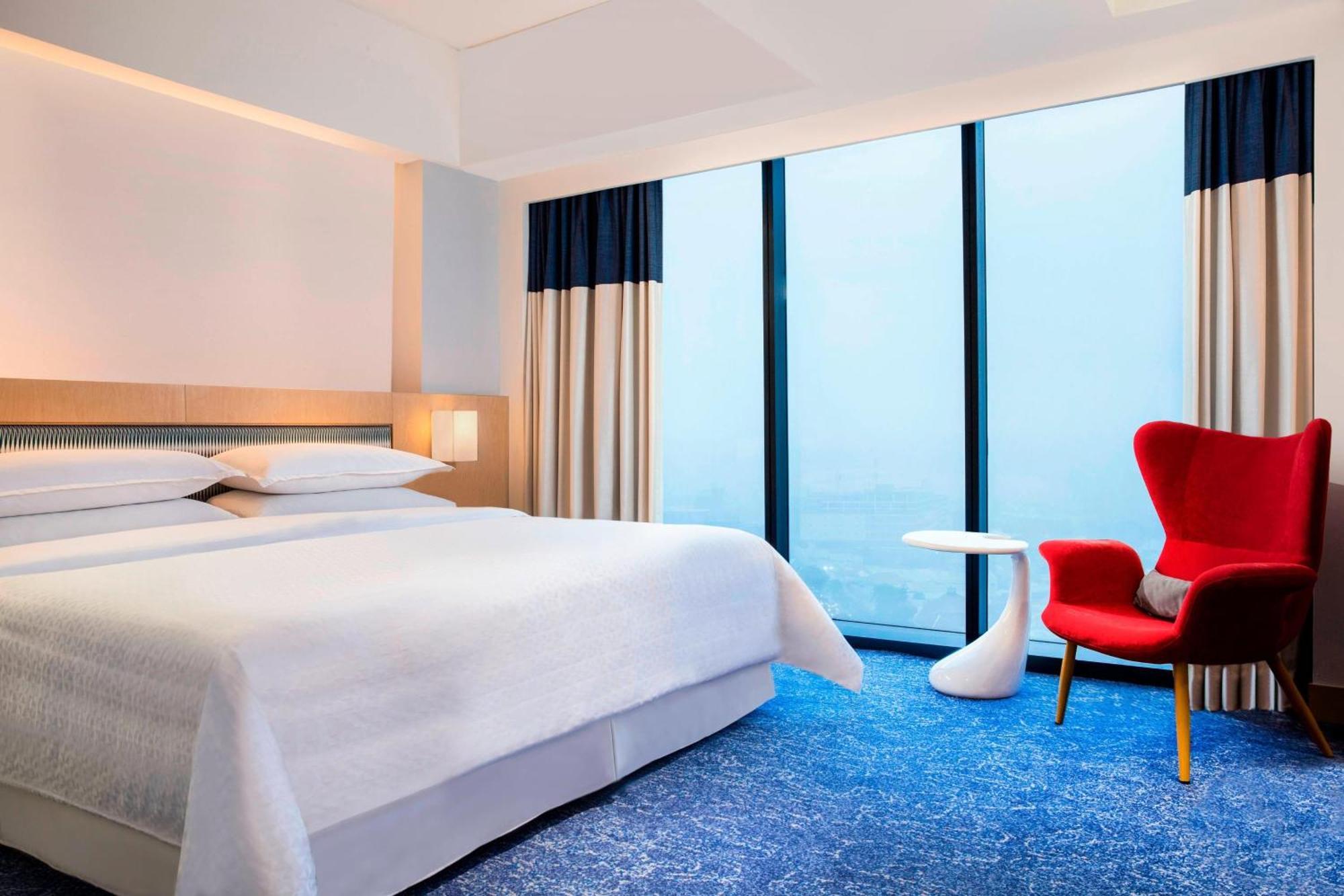 Four Points By Sheraton Surabaya, Tunjungan Plaza Buitenkant foto