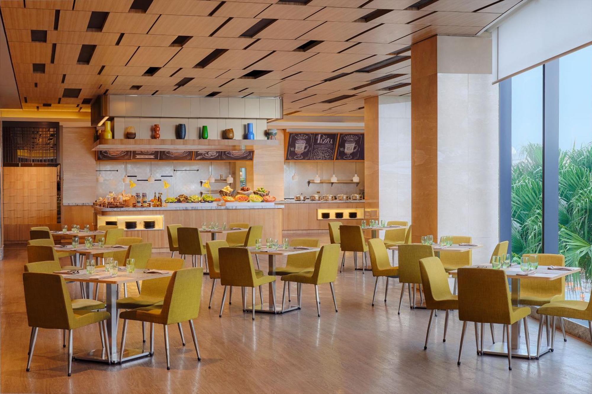 Four Points By Sheraton Surabaya, Tunjungan Plaza Buitenkant foto