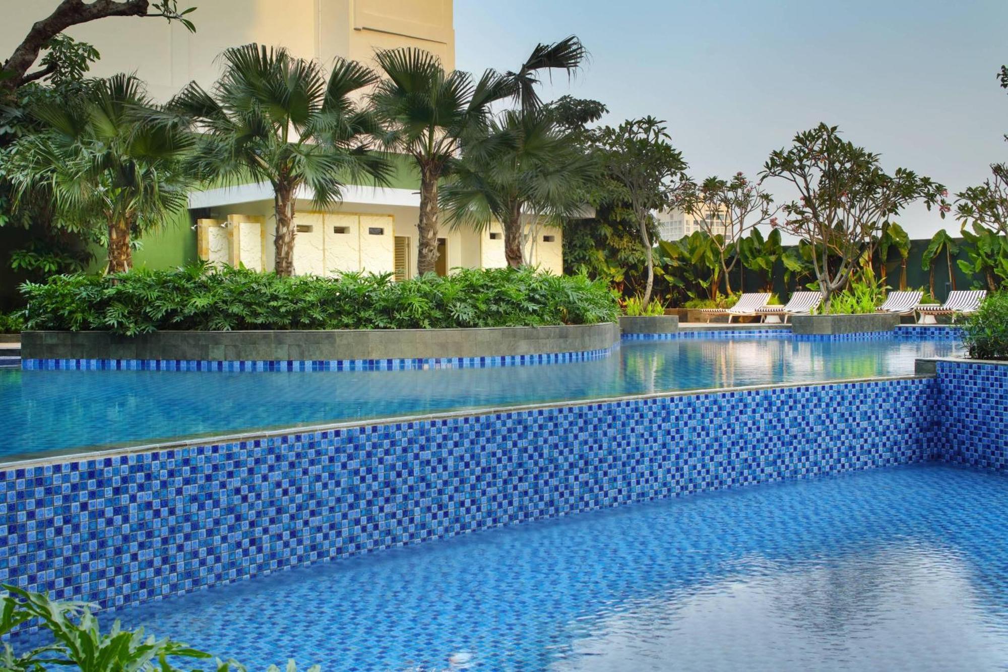 Four Points By Sheraton Surabaya, Tunjungan Plaza Buitenkant foto