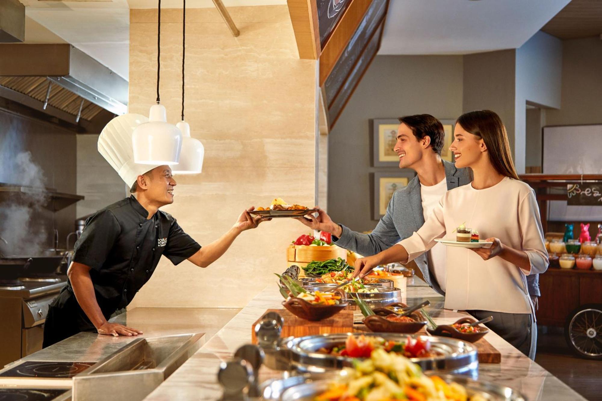 Four Points By Sheraton Surabaya, Tunjungan Plaza Buitenkant foto