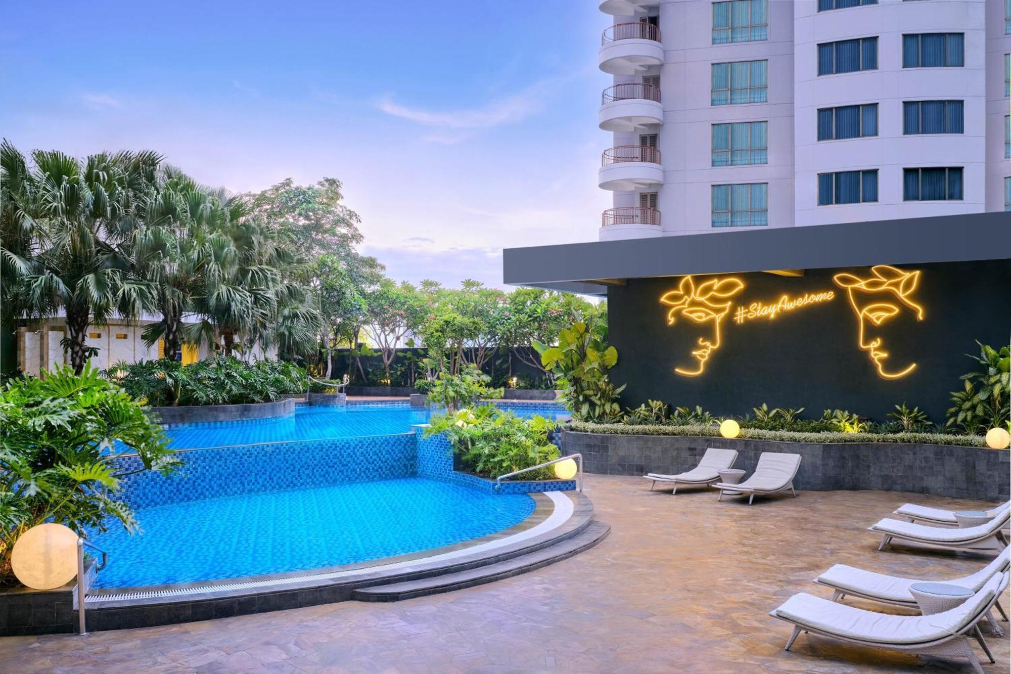 Four Points By Sheraton Surabaya, Tunjungan Plaza Buitenkant foto