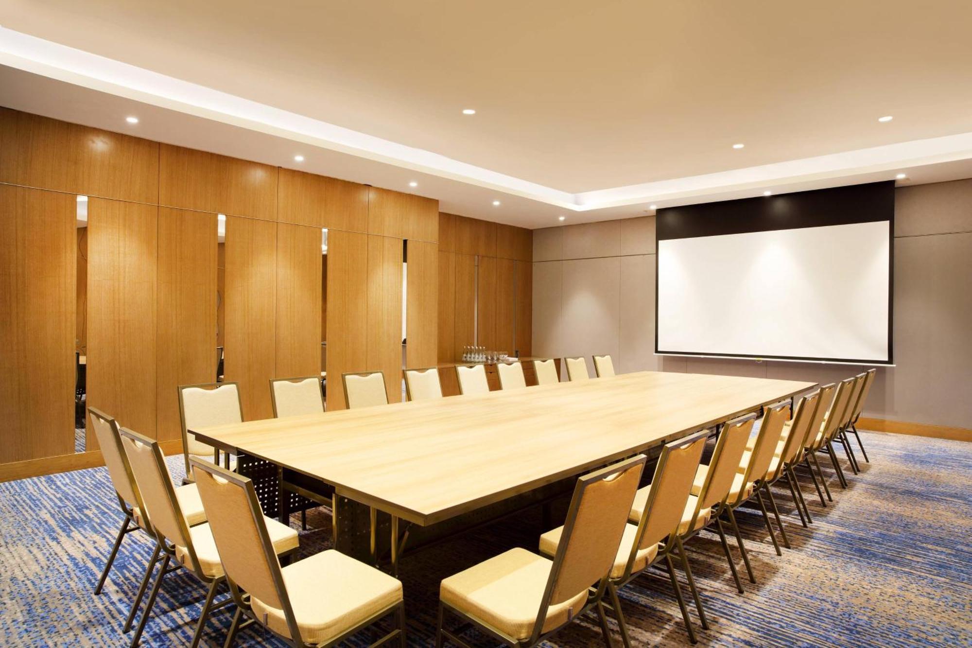 Four Points By Sheraton Surabaya, Tunjungan Plaza Buitenkant foto