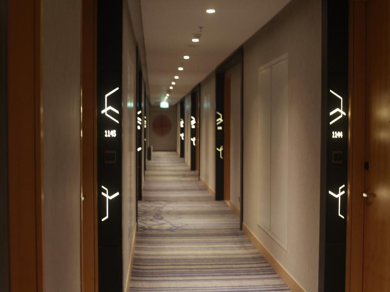 Four Points By Sheraton Surabaya, Tunjungan Plaza Buitenkant foto