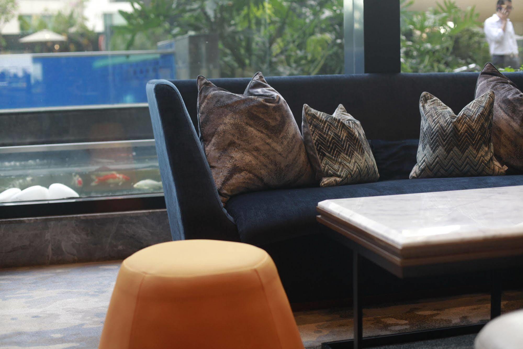 Four Points By Sheraton Surabaya, Tunjungan Plaza Buitenkant foto